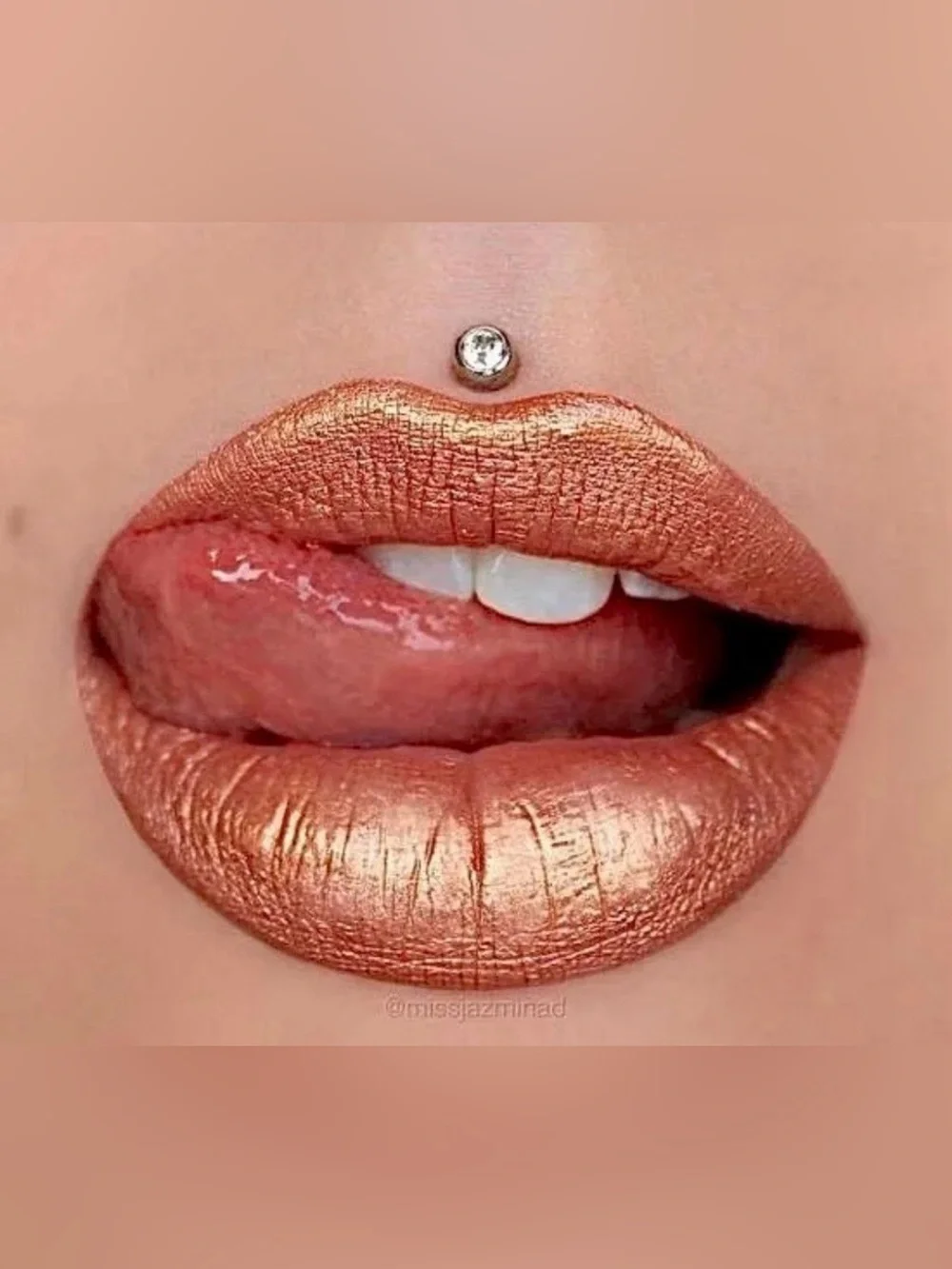 Jeffree Star Velour Liquid Lipstick P*SSY WHIPPED — Metallic Rose Gold BronzeNWT